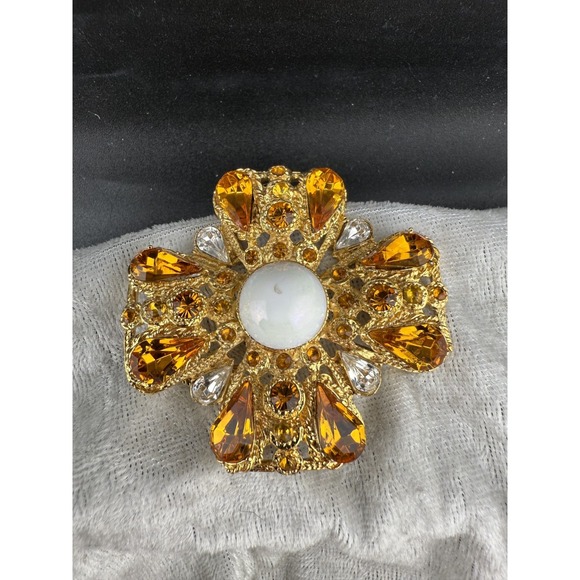 The Unbranded Brand Jewelry - Vintage Brooch Flower Brown Rhinestone White Gold Tone